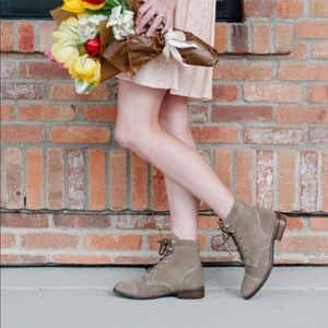 THURSDAY BOOTS Taupe Suede “Captain”